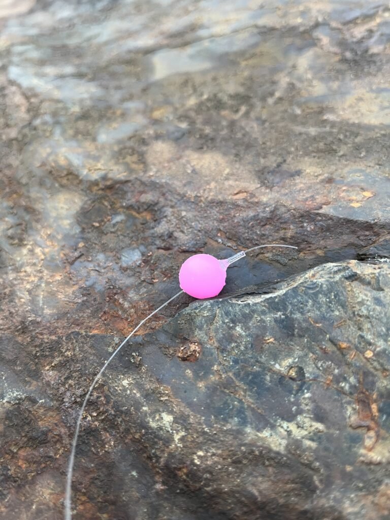 saltwater fishing techniques Bubblegum soft bead on rock